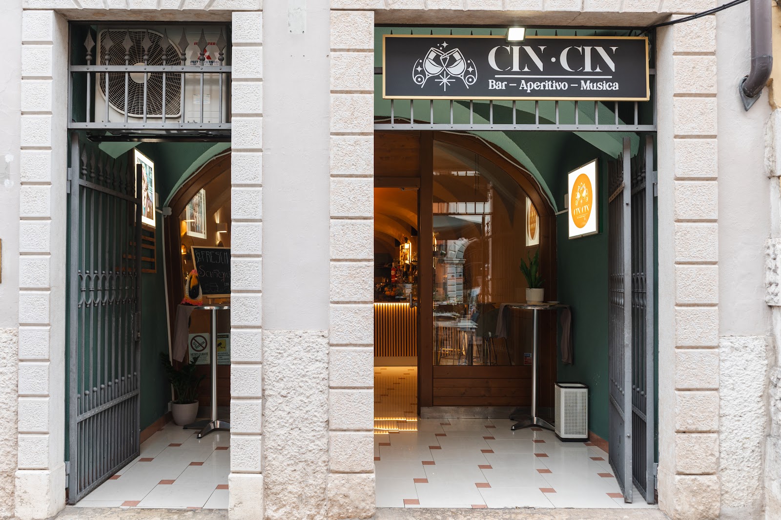 CIN CIN BAR