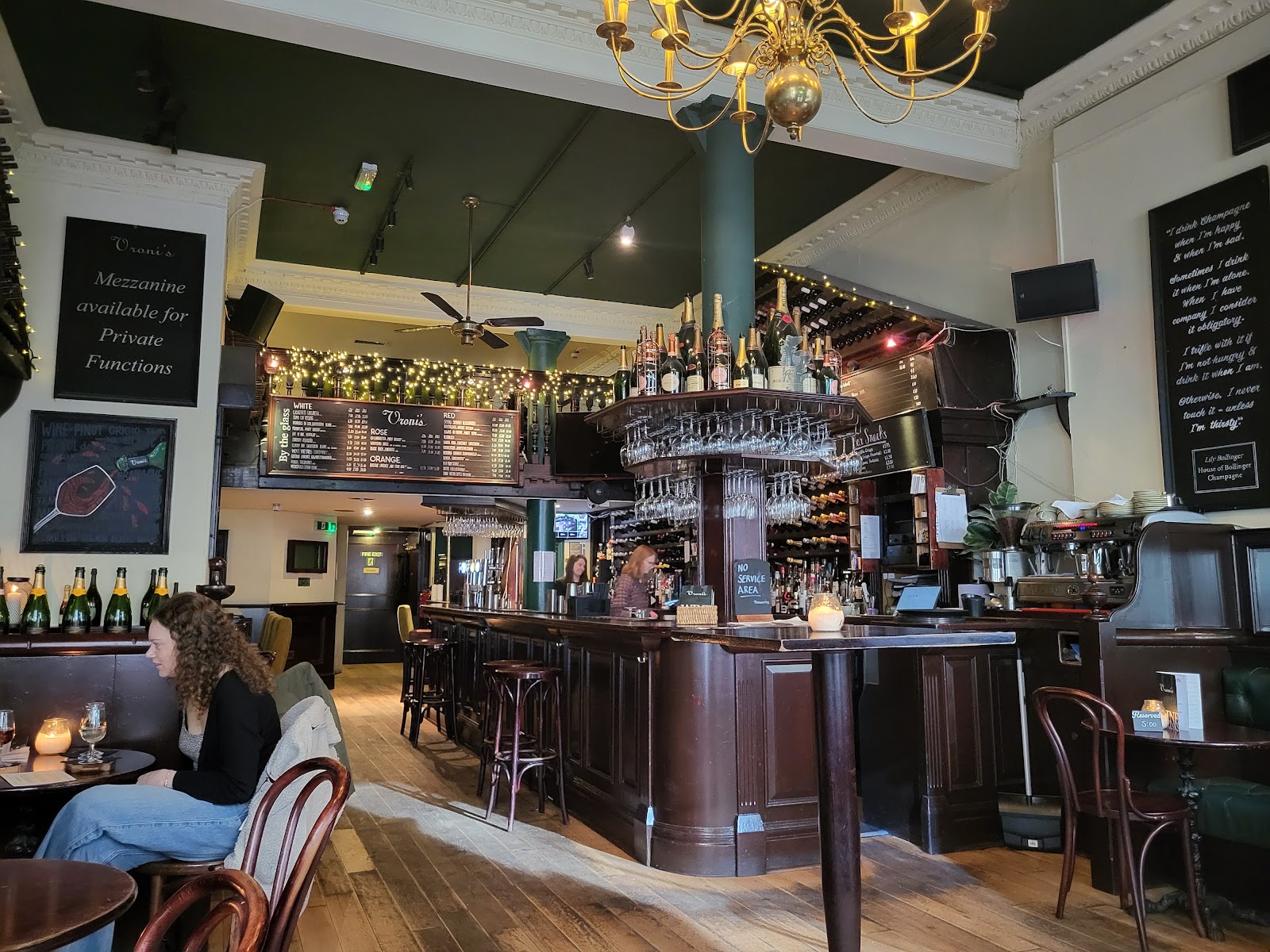 Vroni's Wine Bar